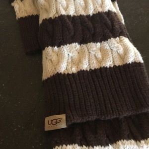 Ugg’s scarf